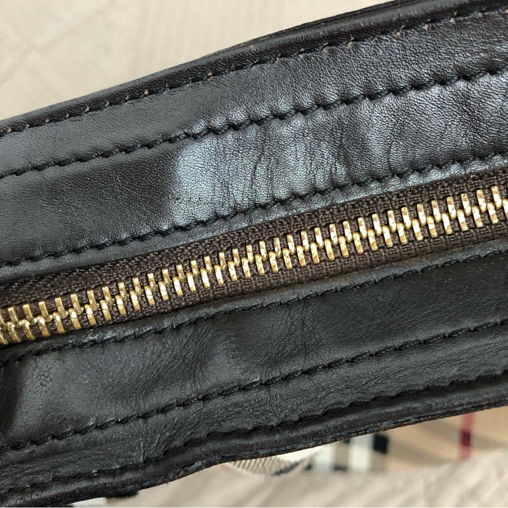 Auth Burberry Check and brown leather crossbody bag - Picture 13 of 17